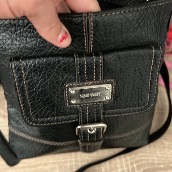 Nine West, black leather crossbody, small bag - Picture 5 of 12